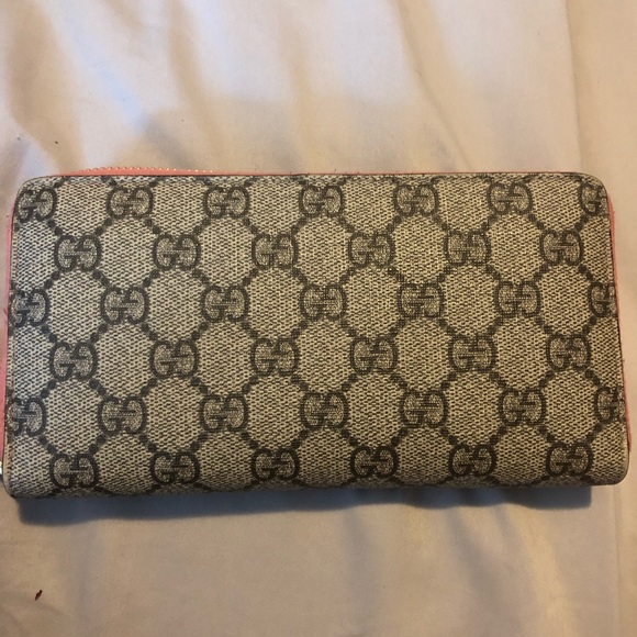 Gucci GG Monogram Wallet - Picture 2 of 6